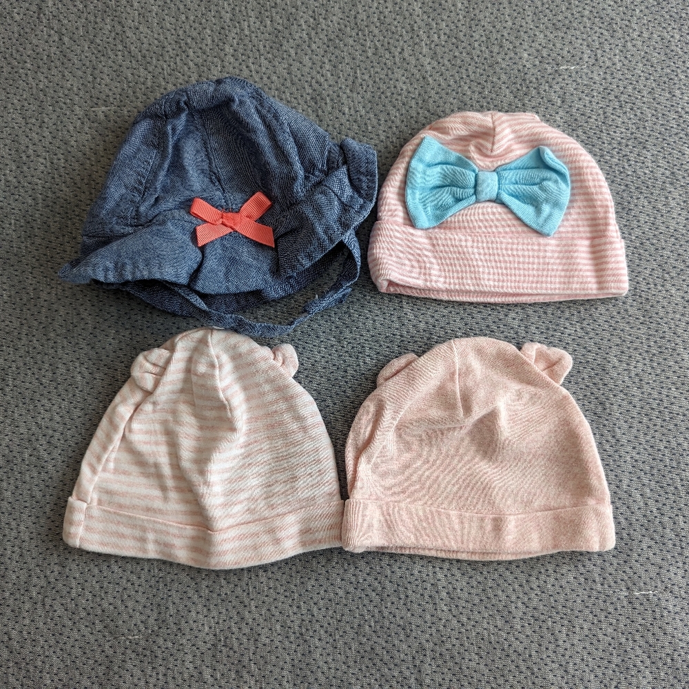 *FREE WITH ANY BUNDLE* Lot of 4 baby hats